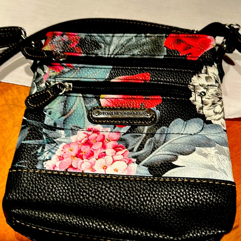 Stone Mountain crossbody bag 7 1/2 inches tall 7 inches wide black floral